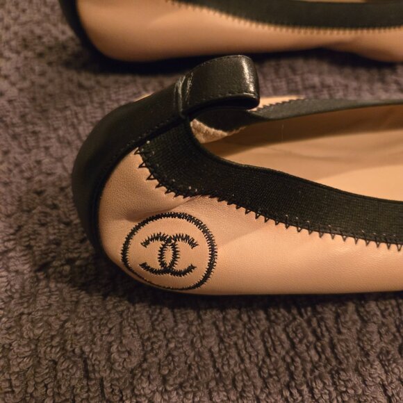 NEVER WORN CHANNEL SIZE 40 - Picture 3 of 5